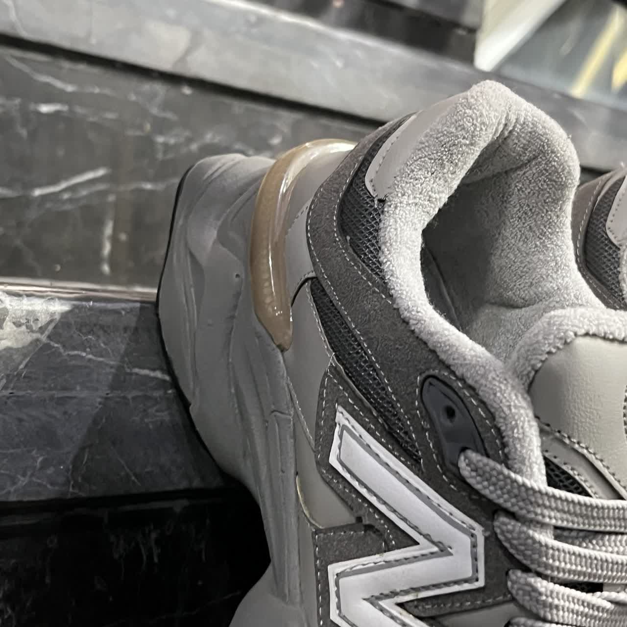 کفش کتانی مردانه نیوبالانس 9060 طوسی زیره لقمه New Balance 9060